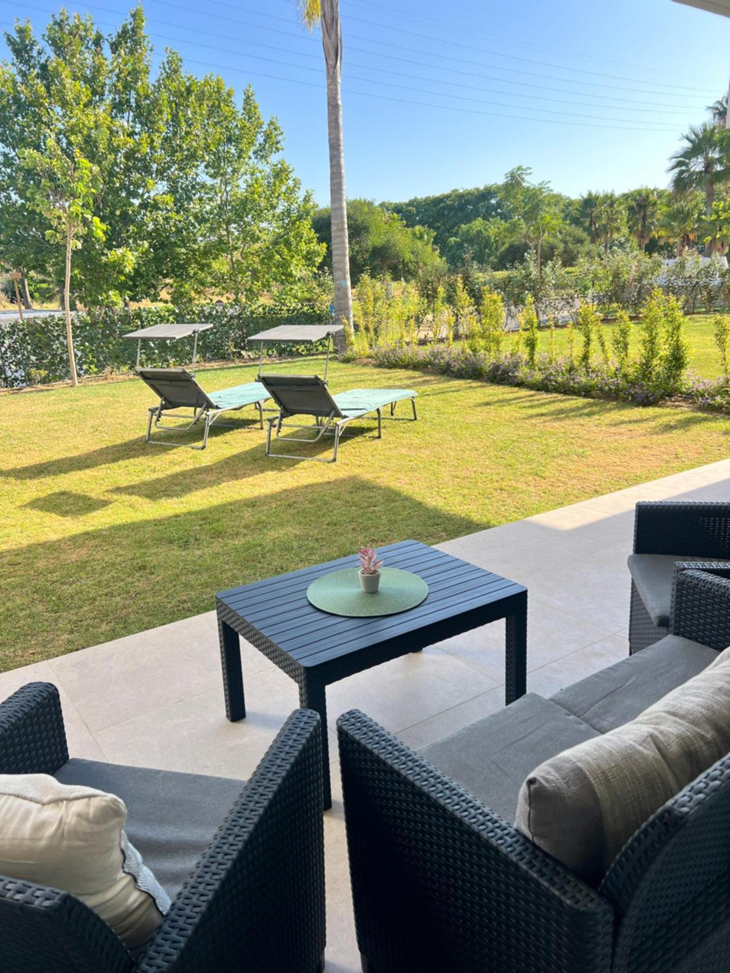 Alcazaba Lagoon Luxury Retreat *