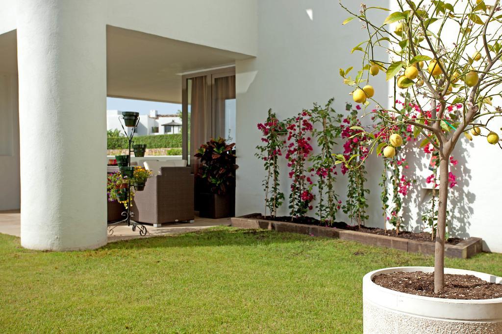 Alanda Los Flamingos Apartment Estepona