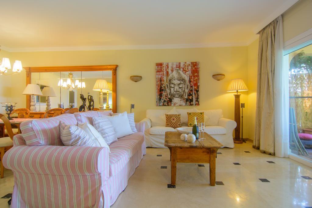 Vakantiehuis First Line Townhouse Venalmar Estepona