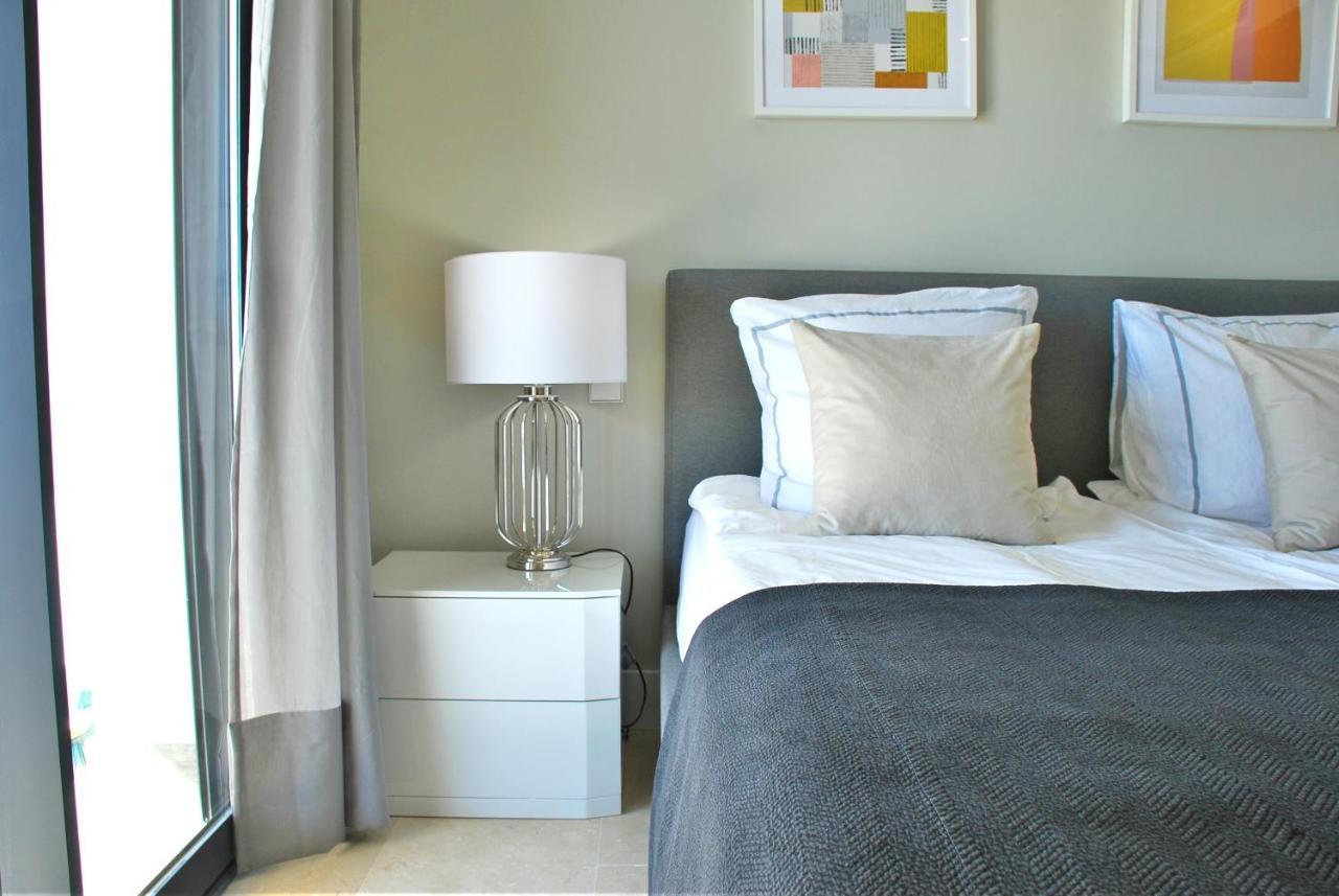 Luxurious In Beautiful Settings Apartment