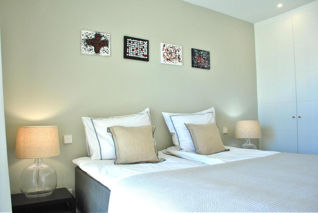 Luxurious In Beautiful Settings Apartment *