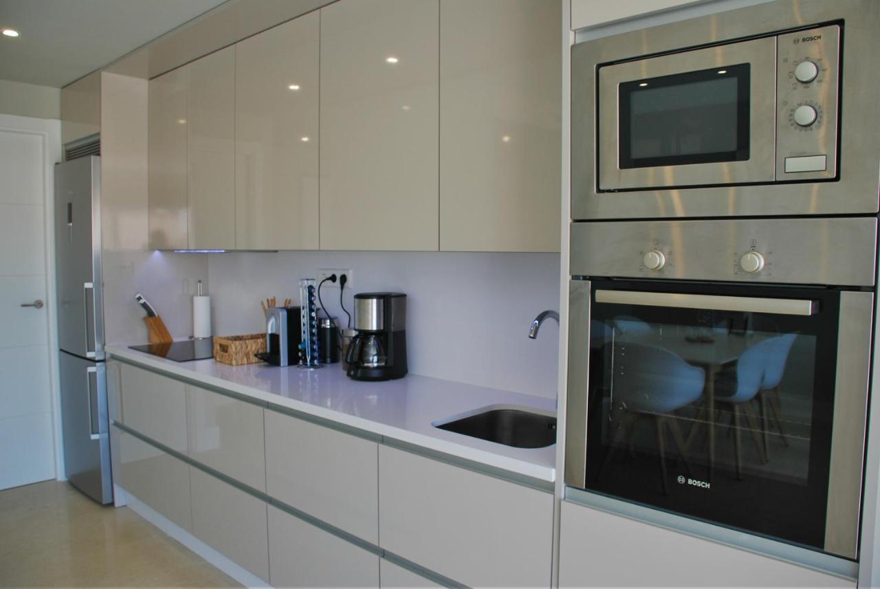 Luxurious In Beautiful Settings Apartment *