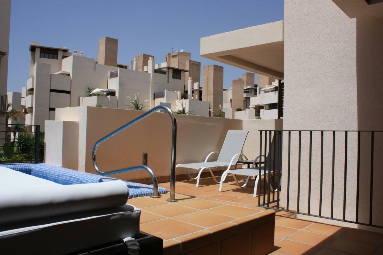 104 - With Private Swimming Pool Apartment Estepona