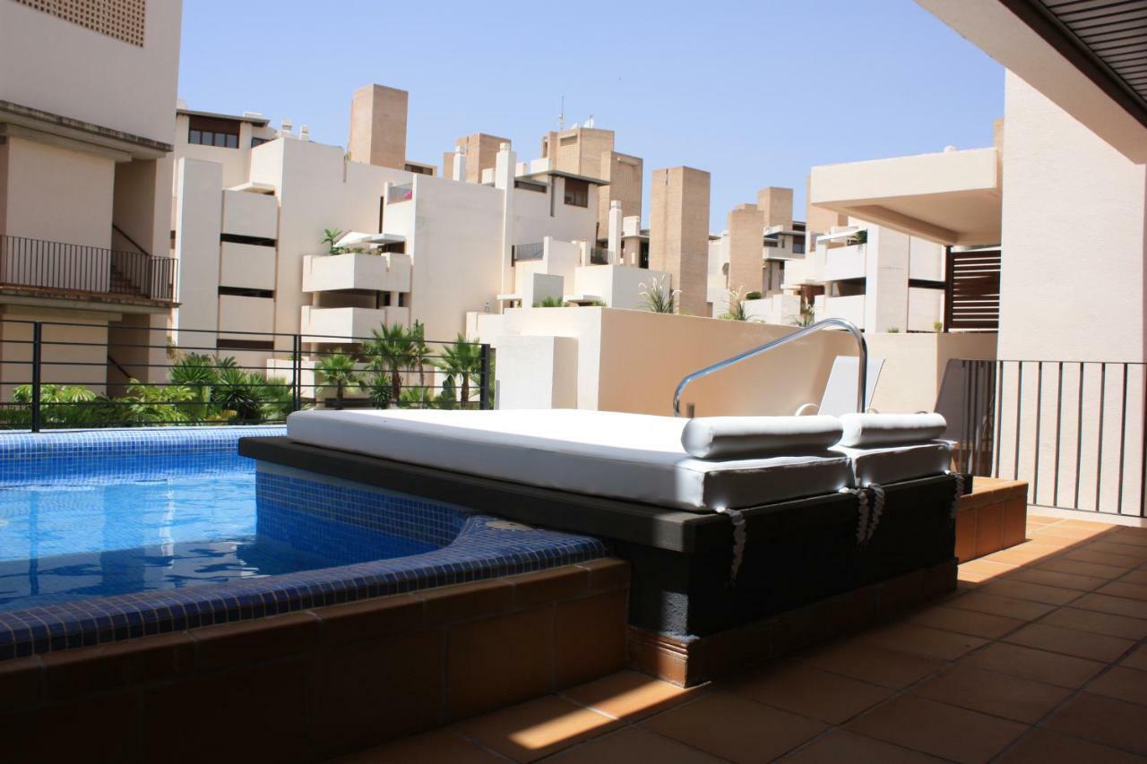 104 - With Private Swimming Pool *