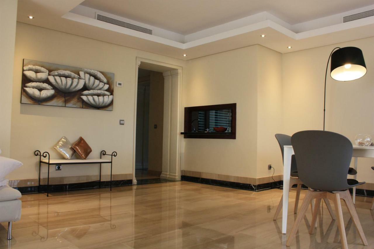 Apartment 104 - With Private Swimming Pool *