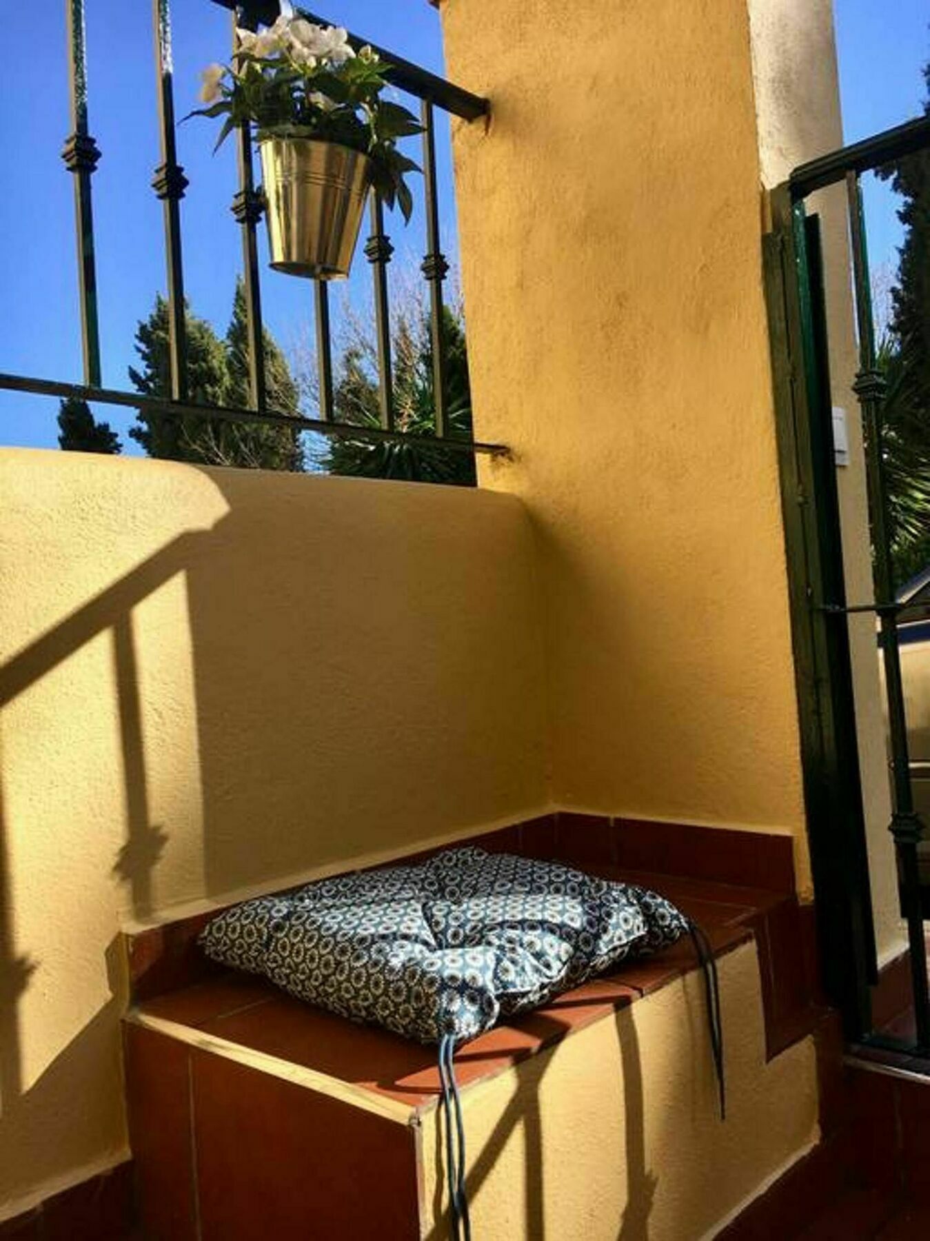 With One Bedroom In Estepona, With Pool Access And Furnished