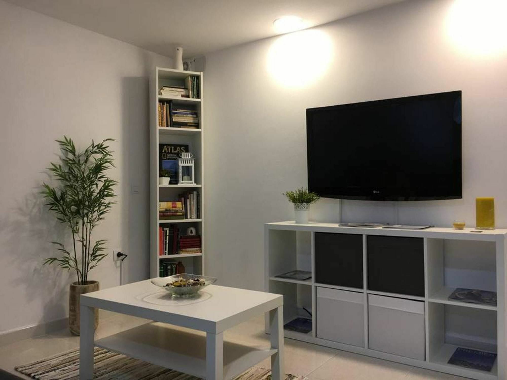 With One Bedroom In Estepona, With Pool Access And Furnished