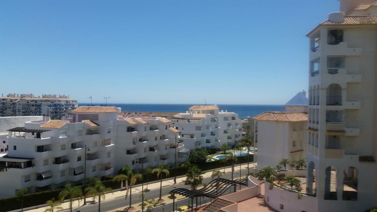 Puerto Deportivo Apartment *