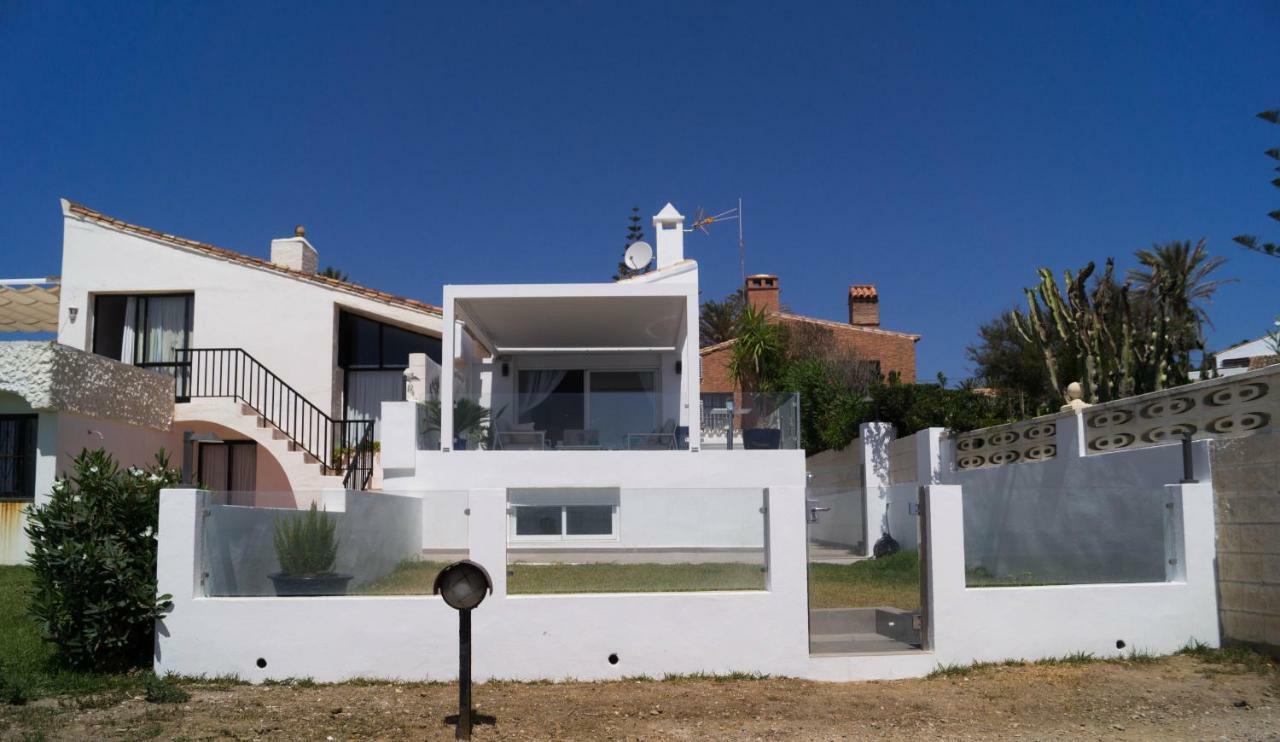Beach-front Bahia Dorada Vakantiehuis *