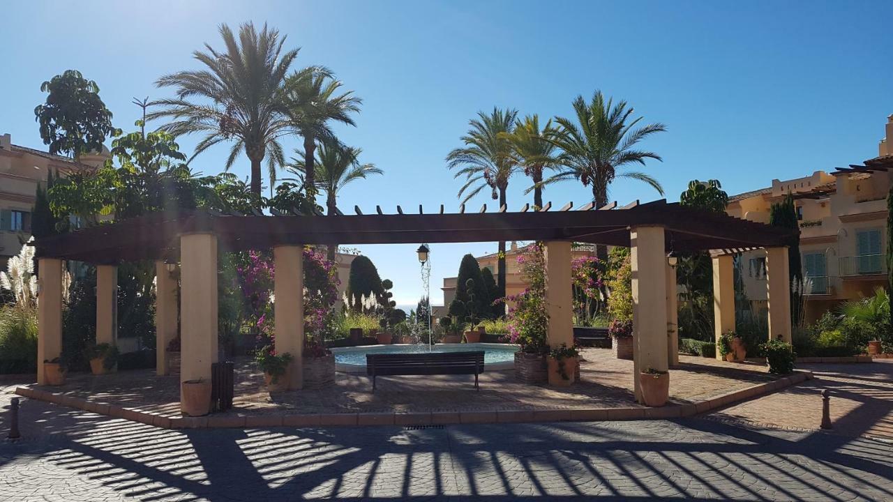 Four Seasons Los Flamingos Apartment