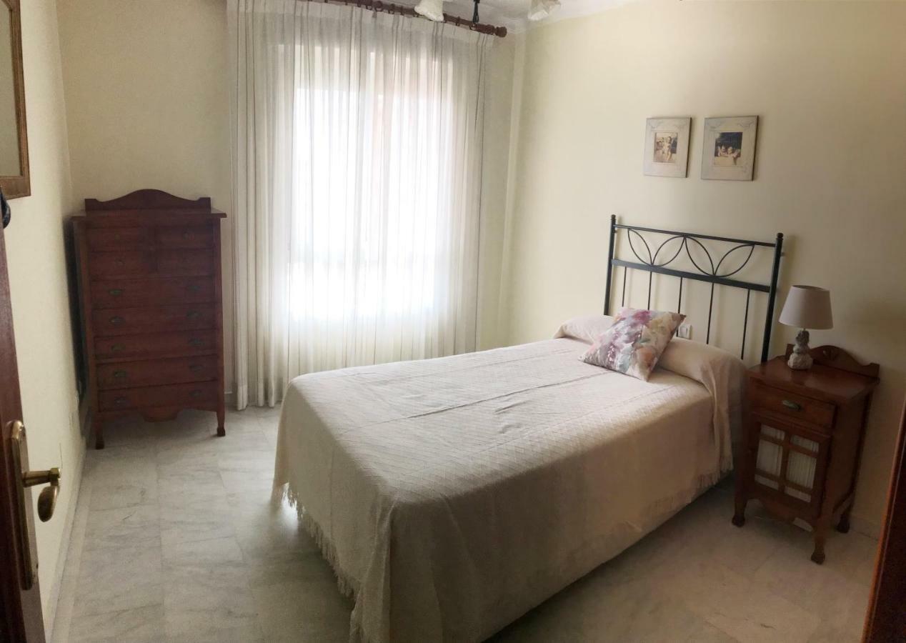 Sub-ático Con Parking En El Centro De Apartamento Estepona