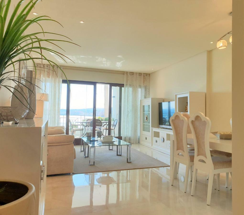 Apartment Luxury Frontal To The Sea In Doncella