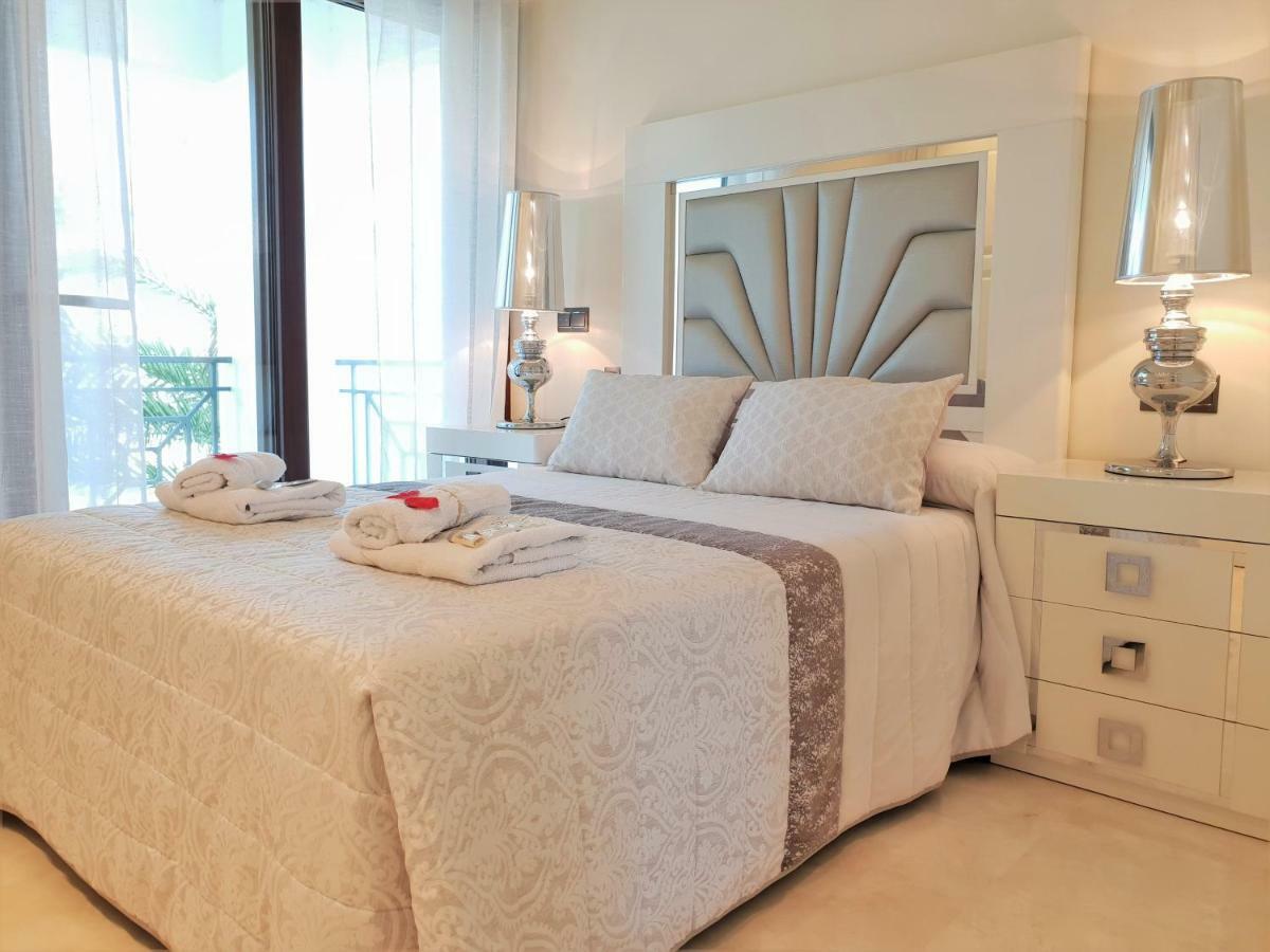 Luxury Frontal To The Sea In Doncella Estepona