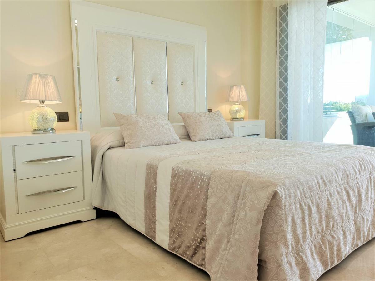 Apartment Luxury Frontal To The Sea In Doncella Estepona