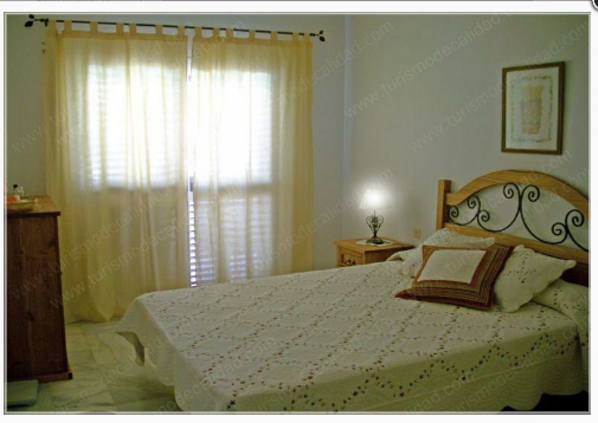 Apartamento With 2 In Estepona, With Pool Access And Furnished Bal *