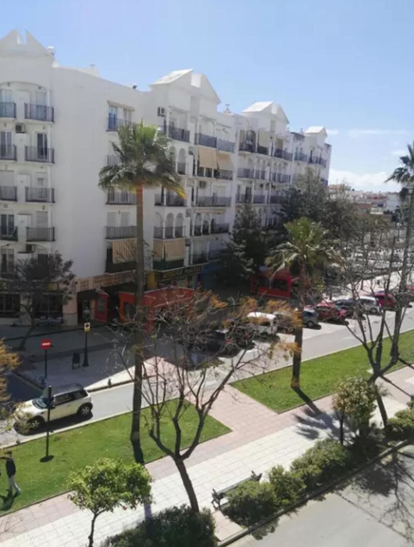 With 3 Bedrooms In Estepona, With Wonderful Mountain View An Apartment *