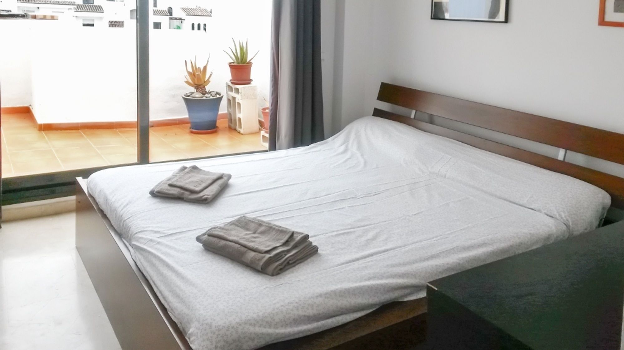 With 2 Bedrooms In Estepona, With Wonderful Sea View, Pool A Apartment *