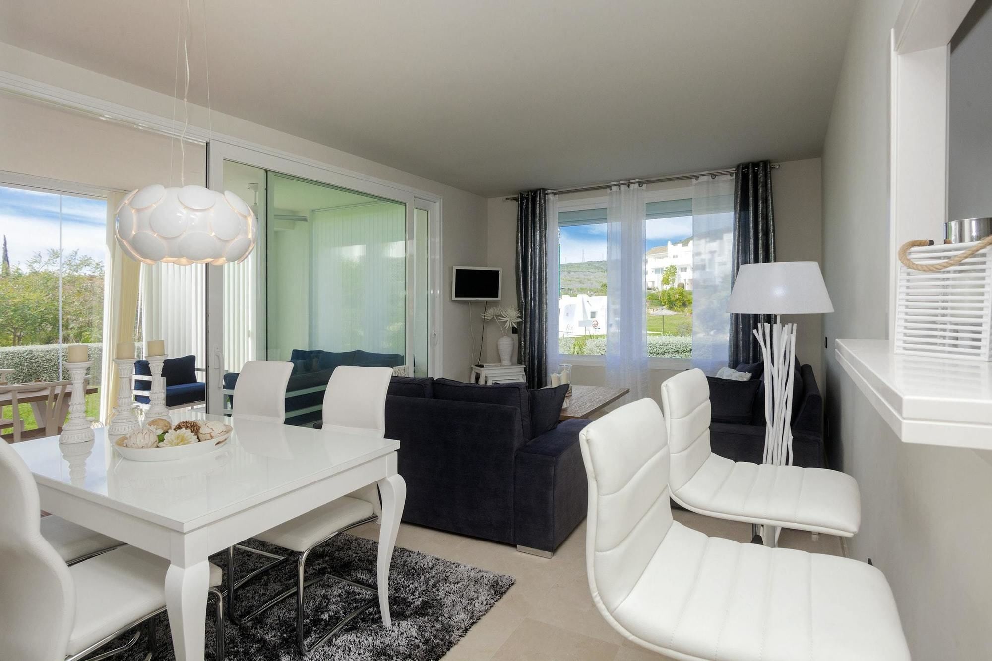 Apartment With 3 Bedrooms In Estepona, With Wonderful Mountain View, P *