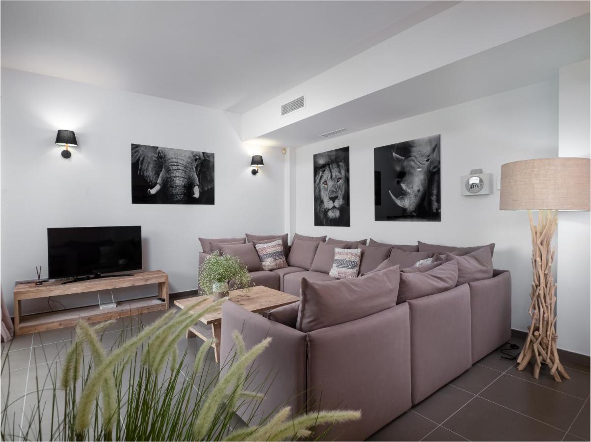 2301 - Luxury With Private Pool Villa *