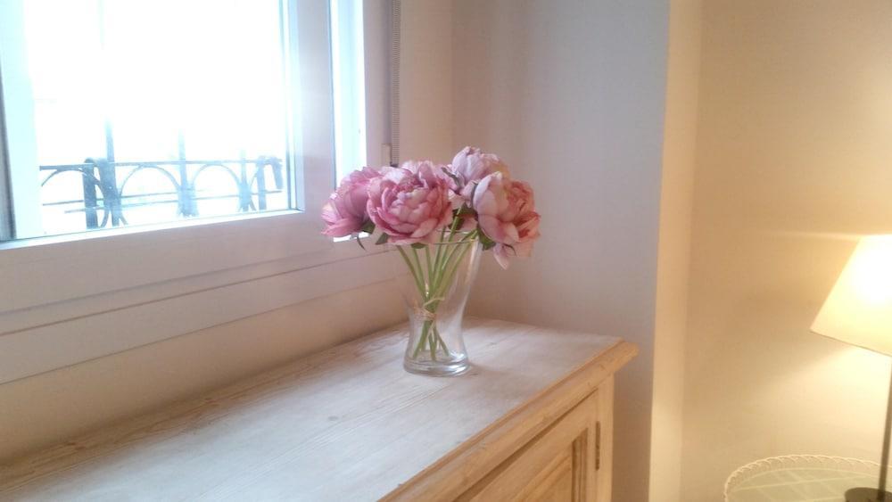 With 2 Bedrooms In Estepona, With Wonderful Sea View, Pool A Apartment