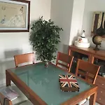 Apartamento De 3 Dormitorios - Cerca Del Puerto Y La Playa
