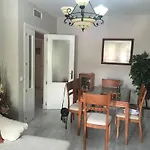 Apartamento De 3 Dormitorios - Cerca Del Puerto Y La Playa