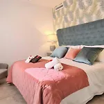 Lujoso Apartamento Nuevo Playa Centro