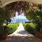 Marbella - Estepona Beach Frontline Apartment