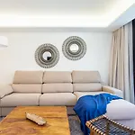 Blue Infinity Luxury Apartment By Ghr Rentals