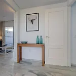 Apartment Boulevard 302