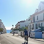 Lovely Apartment Centrally Located In Estepona