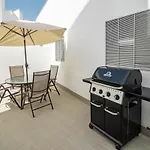 Lmt46 - Modern Style Spacious Townhouse