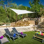 Casa Eucalyptus Family Home