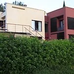 Private Pool Luxurious Villa With Mountain Views