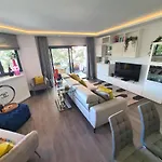 New 3 Bed Apartment Estepona Town With Pool