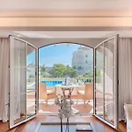 Las Dunas Suites & Apartments