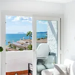 La Riviera - Stunning Apartment By The Beach