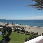 Estepona - Primera Linea De Playa Y Solarium Jo3