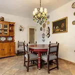 Villa Arin - Beachside Family Home