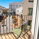 Estepona Plein Centre - Bel Appartement Andalou