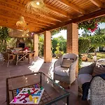 Villa Con Piscina Cerca De La Playa