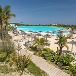 2152-Modern Apt With Private Beach