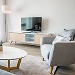 Lm351A- Luxury 3 Bed Family Apartment