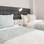 Lm351A- Luxury 3 Bed Family Apartment