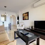 Spacious Apartment Puerto Alto