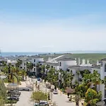 Seaviews Private Jacuzzi Rooftop&Luxurious Living