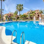 Deluxe Relax Apartment With Pool
