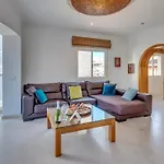 Contemporaly Huge Riyad