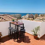 Penthouse Mit Private Dachterrasse Und Blick Auf Das Meer, Berge ,Hafen