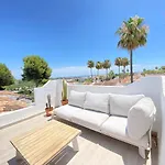 Townhouse W/Sea View & Garden
